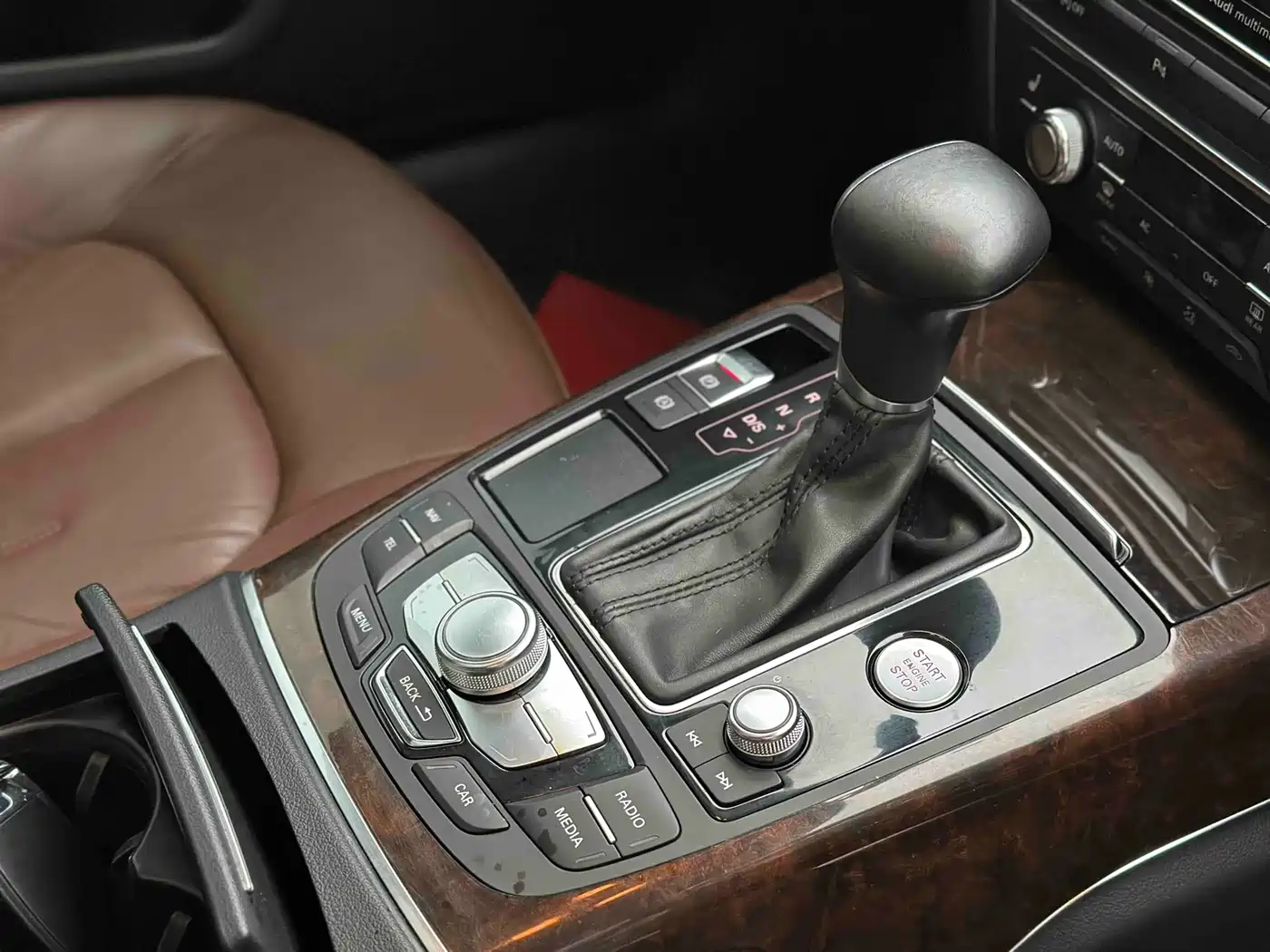 Audi A6L 2014 30 FSI Luxury фото 26
