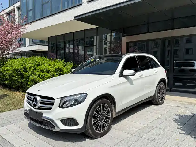 MERCEDES-BENZ GLC