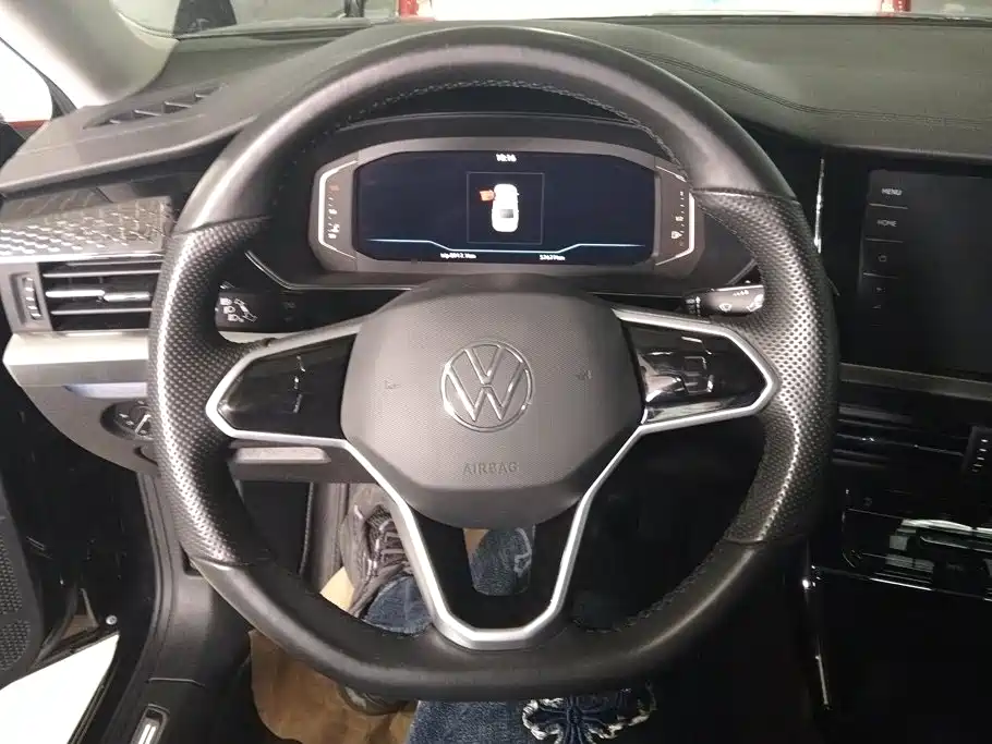 Фото 15 - Volkswagen Passat