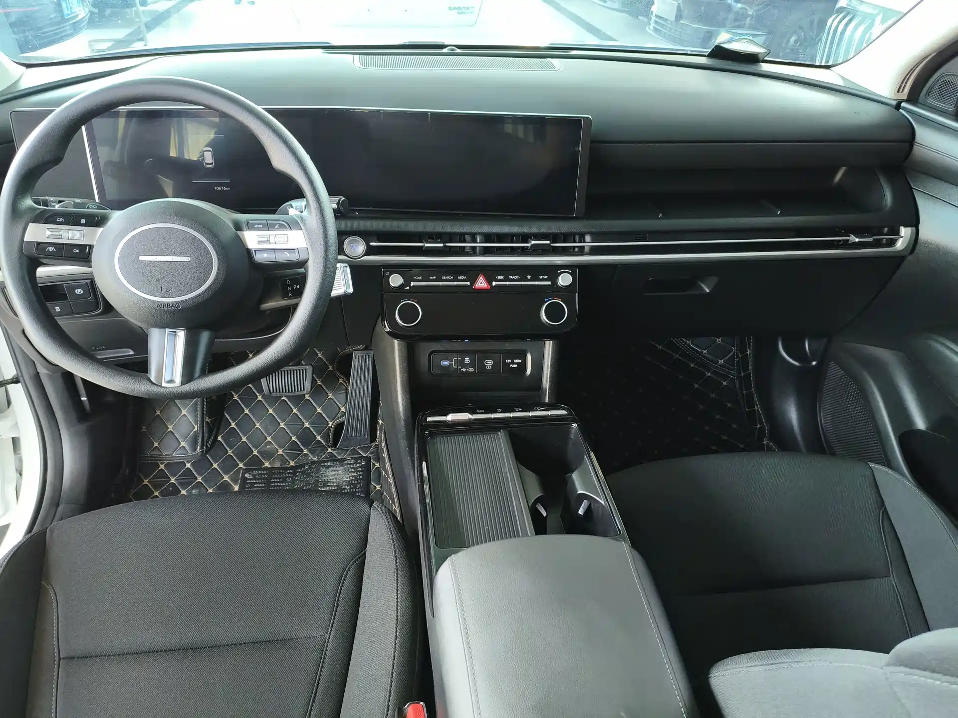 Фото 9 - Hyundai Tucson