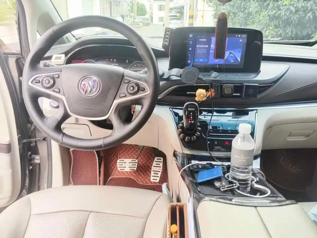 Фото 12 - Buick GL8