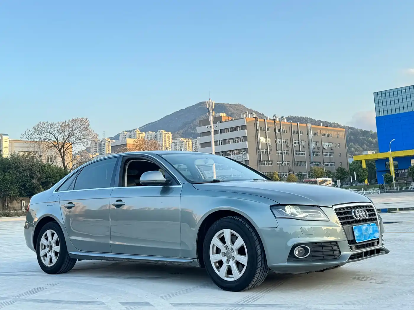 Фото 3 - Audi A4L
