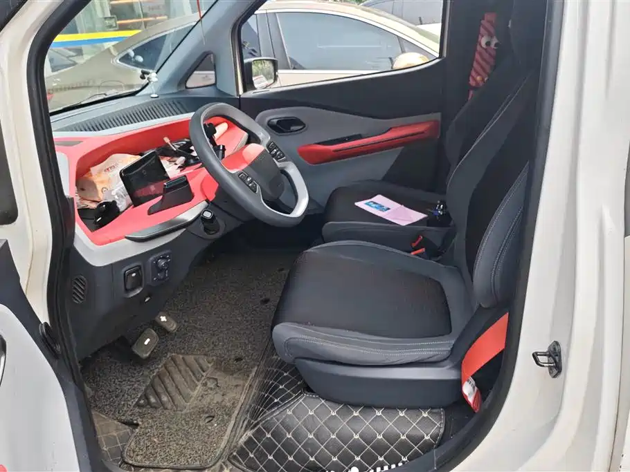 BAOJUN E200