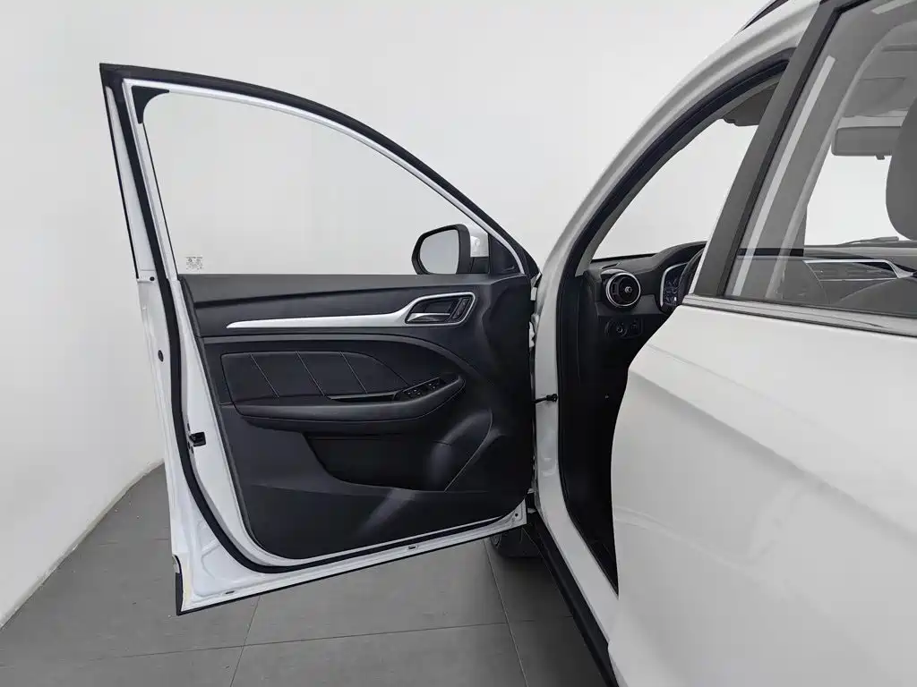 Photo 8 - MG ZS