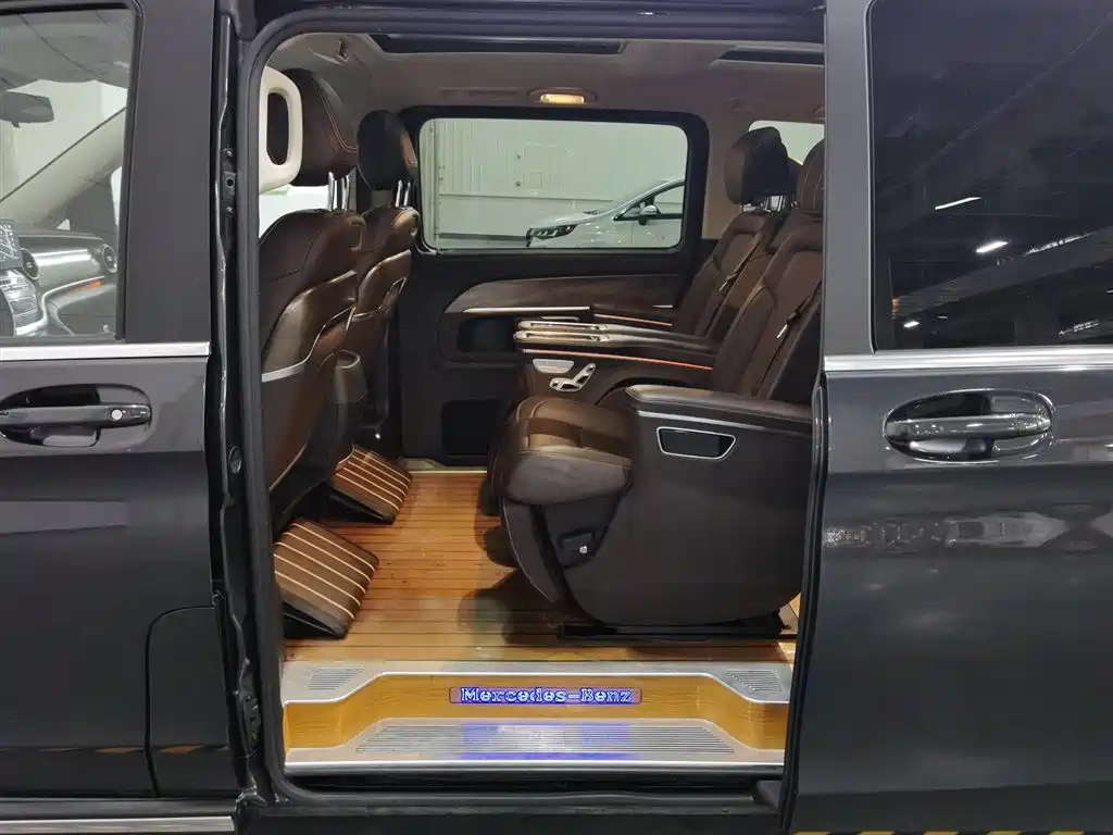 Mercedes-Benz V-Class 2021 V 260 L Long Wheelbase Luxury Edition фото 15
