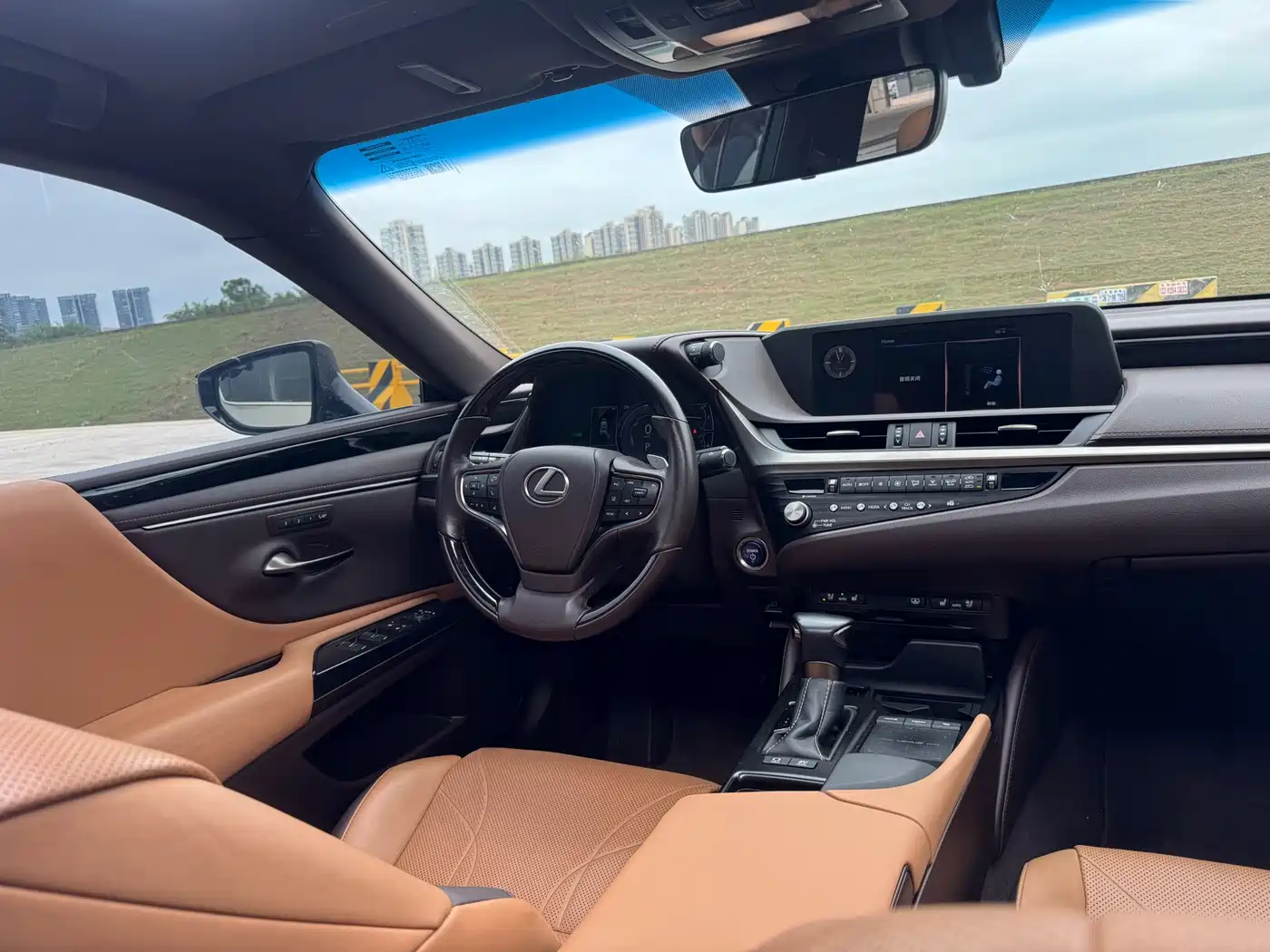 Lexus ES 2021 300h Premium Edition фото 11