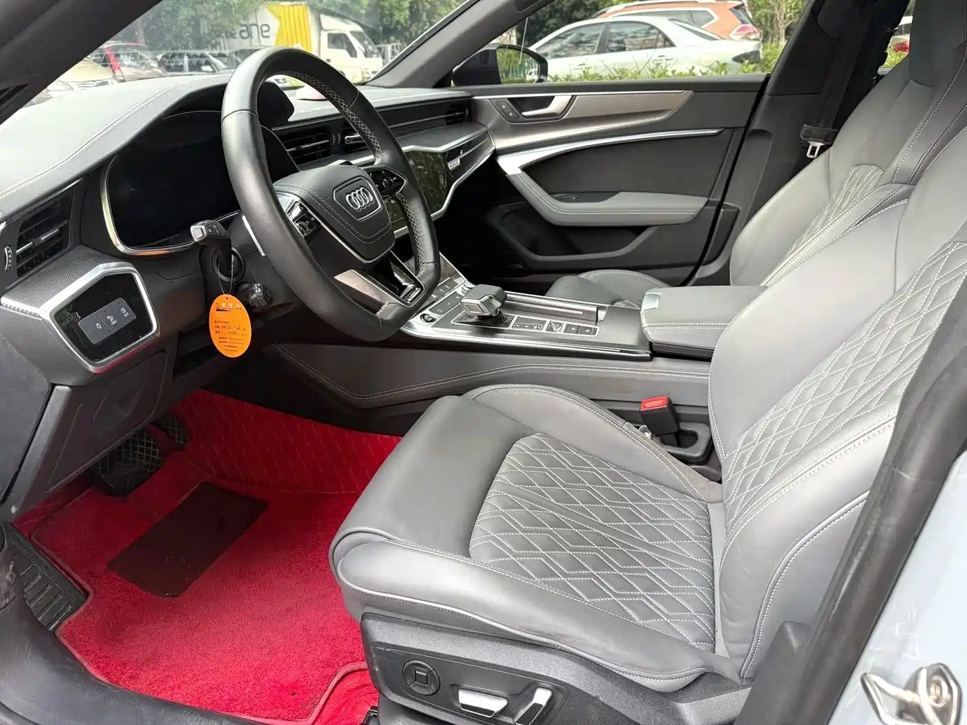 Photo 5 - Audi A7L