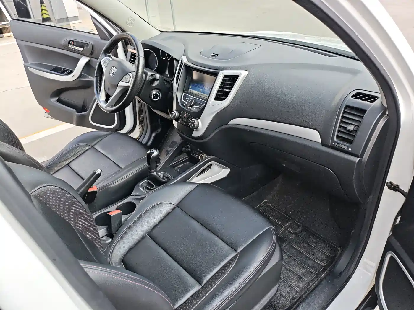 Фото 7 - Changan CS35
