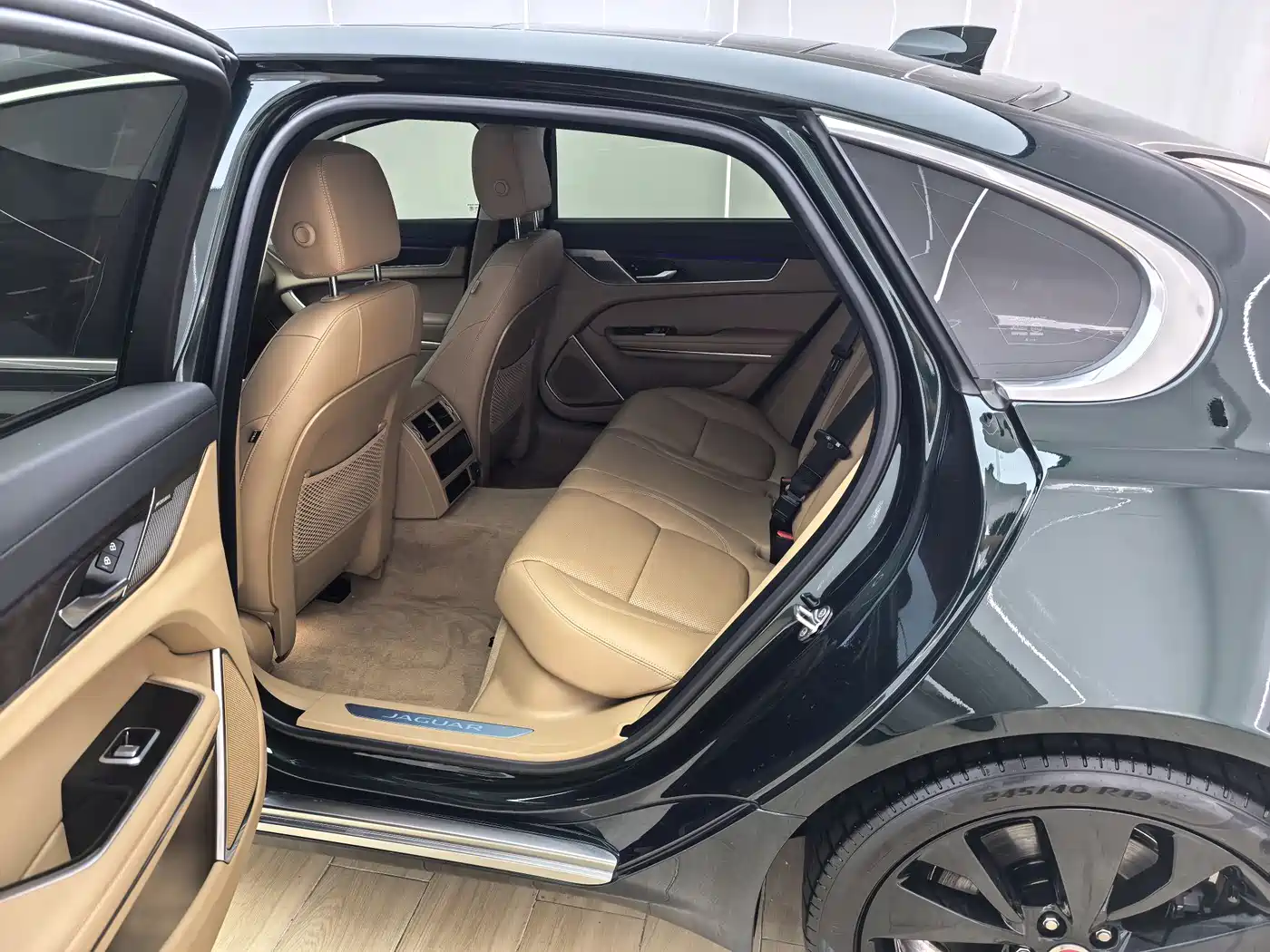 Jaguar XFL 2025 2024 2.0T P250 2WD Premium Luxury