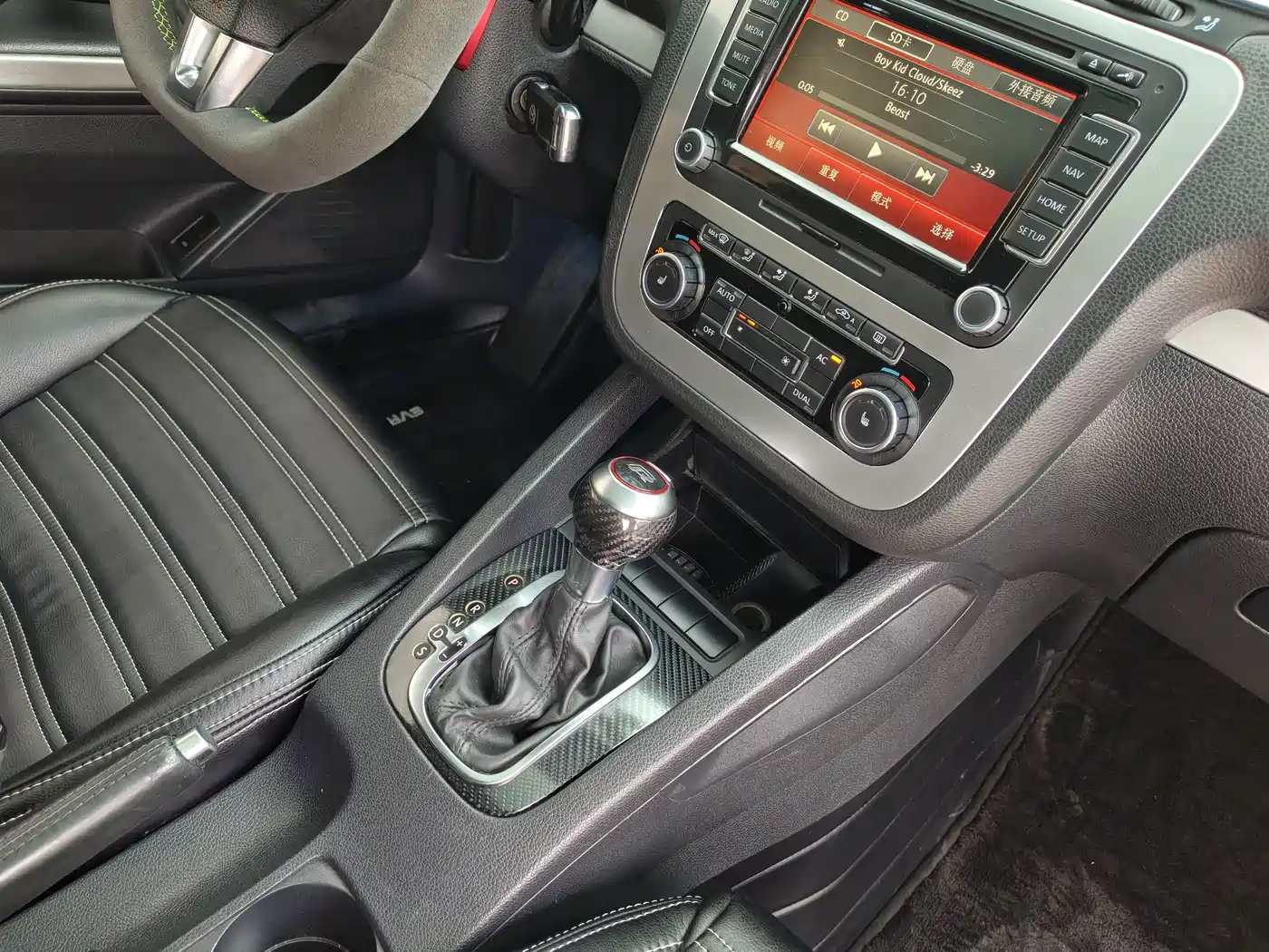 Volkswagen Scirocco 2010 2.0TSI Luxury Edition фото 45