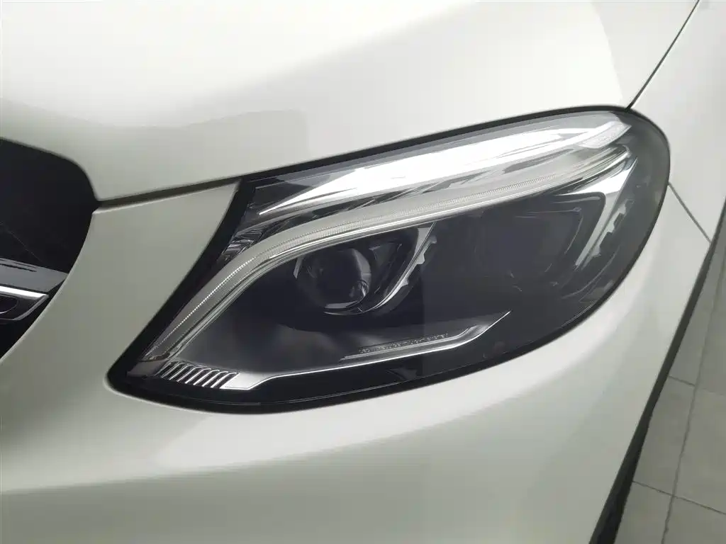 Mercedes-Benz GLE Coupe 2018 GLE 320 4MATIC Coupe SUV фото 7