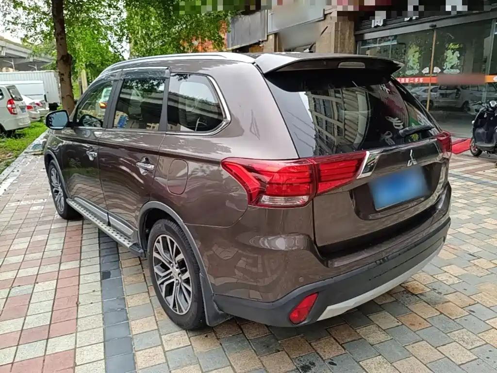 Mitsubishi Outlander 2017 2016 2.4L 4WD Luxury Edition 7-seater