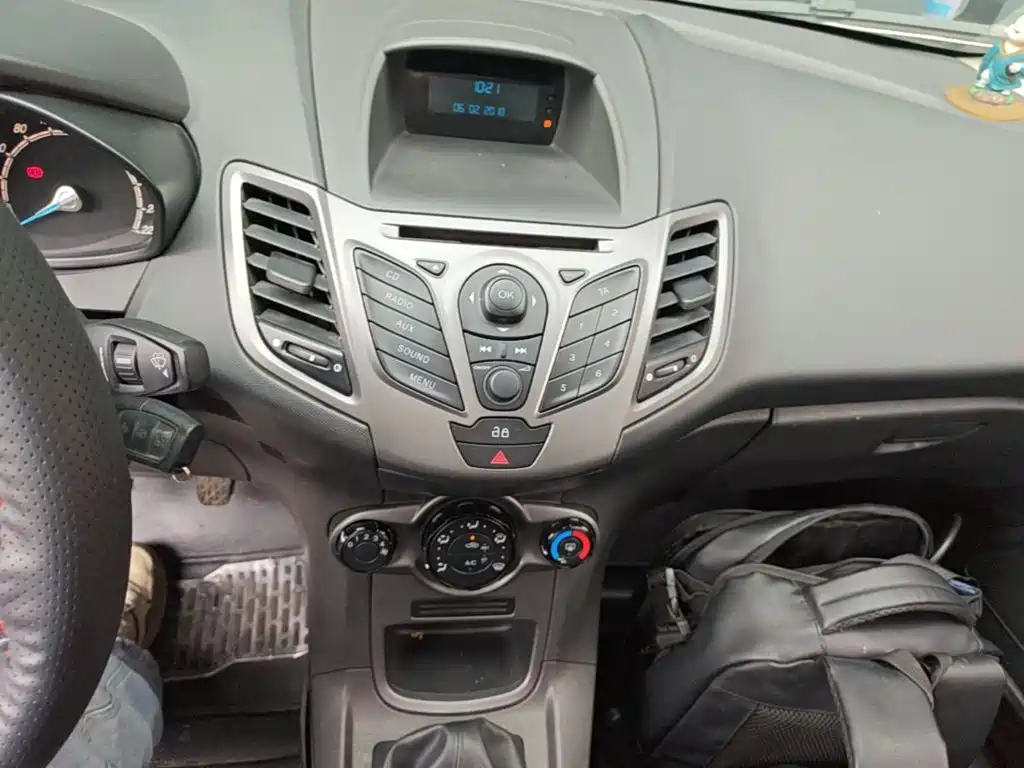 Ford Fiesta 2015 2013 Sedan 1.5L Manual Trend