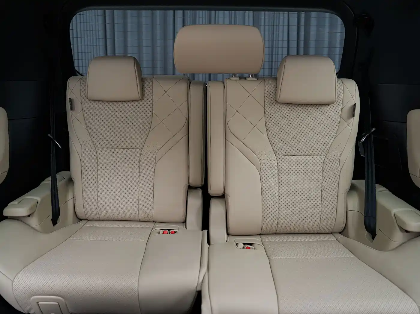 Photo 24 - Toyota Vellfire