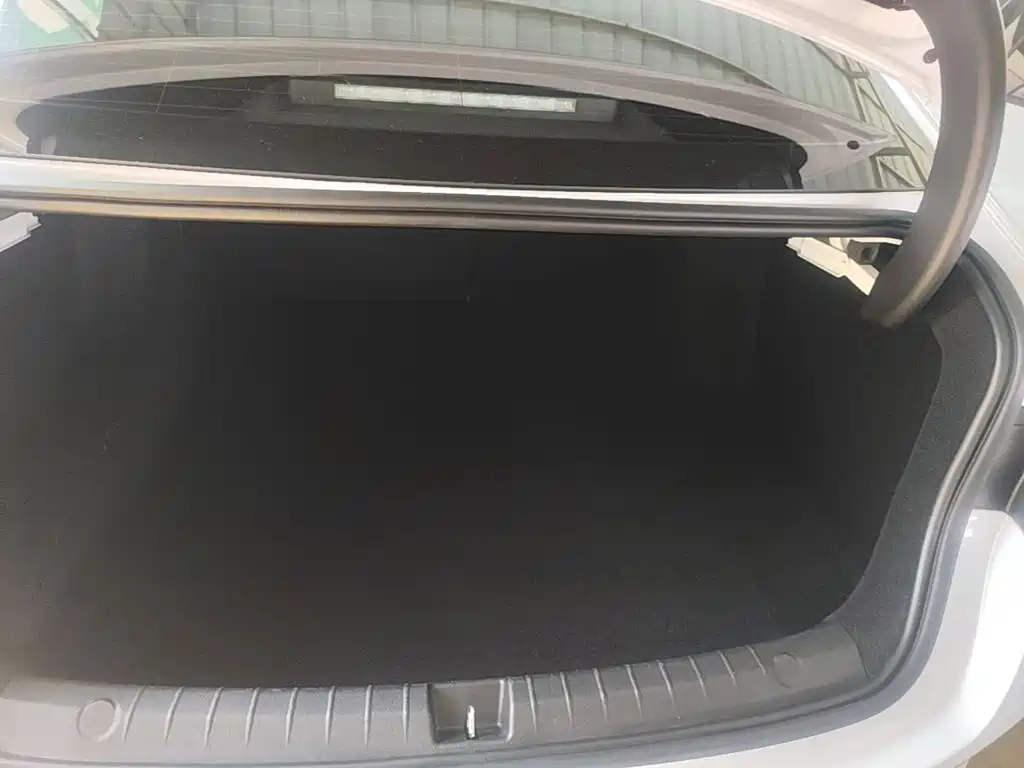 BYD Qin PLUS 2026 2026 DM-i Smart Edition 128KM Progressive