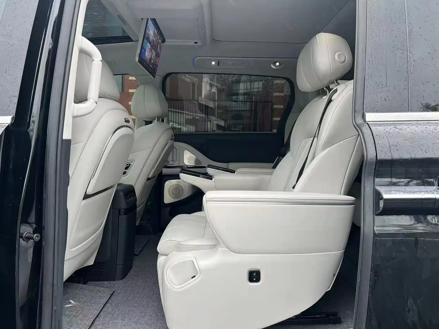 Voyah Auto Voyah Dreamer 2025 PHEV 4WD Kunpeng Premium Edition фото 6