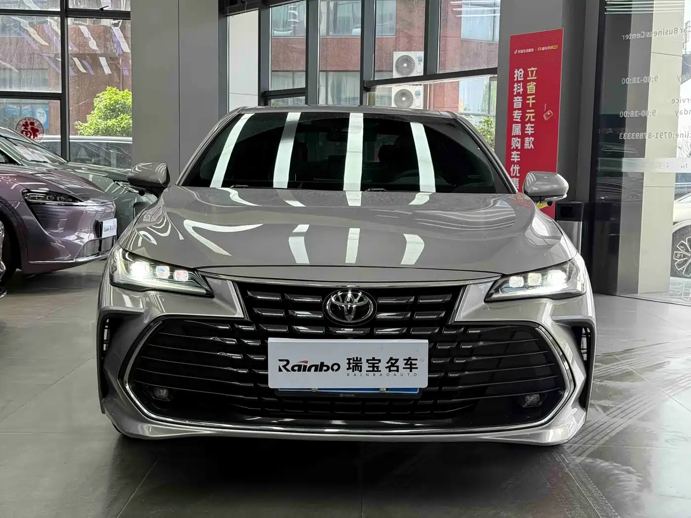 Toyota Avalon 2022 2.0L Progressive Edition фото 2