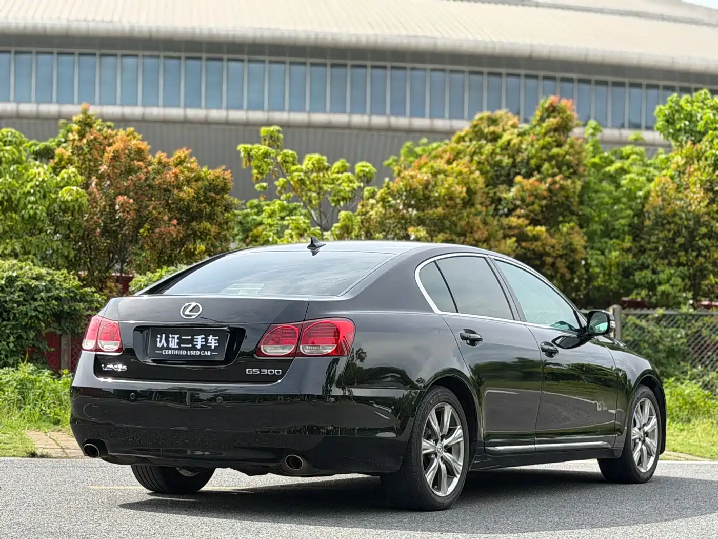 Фото 4 - Lexus GS