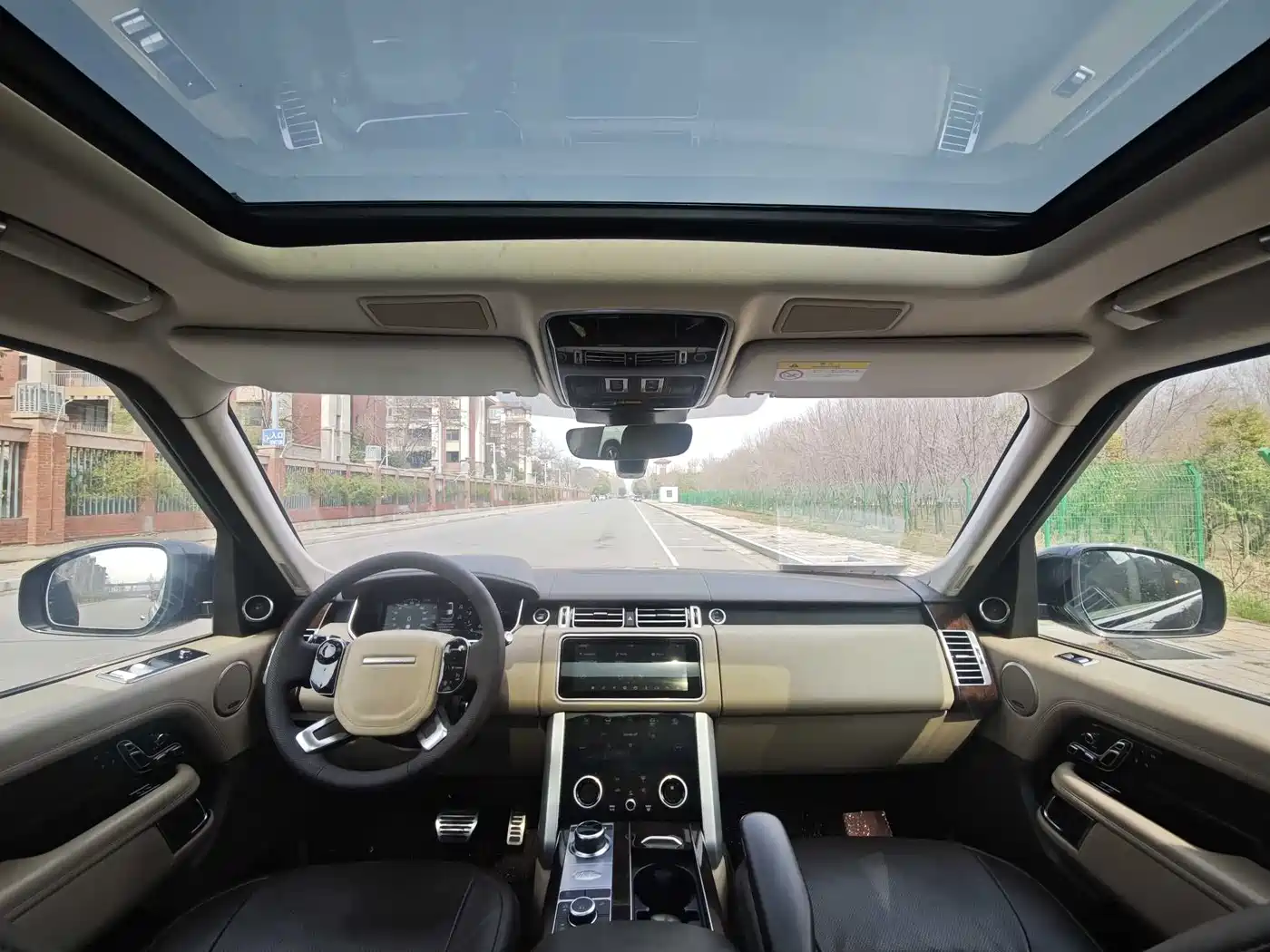 Land Rover Range Rover 2020 3.0 L6 Heritage Extended Edition фото 6