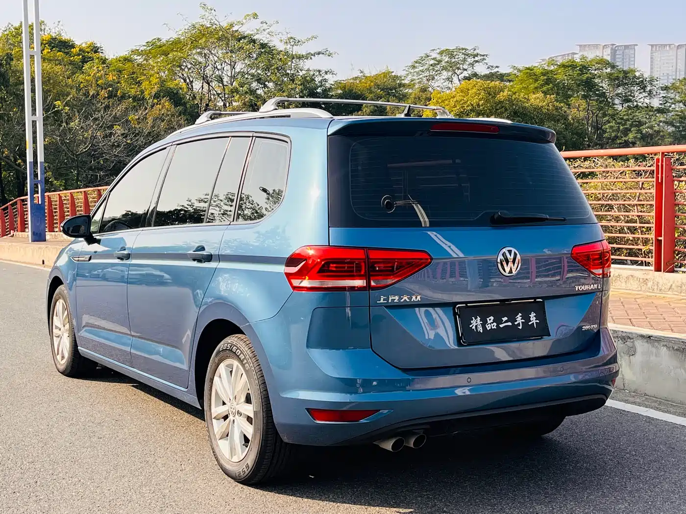 Volkswagen Touran 2018 Touran L 280TSI DSG Comfort Edition 7-seater China VI фото 16