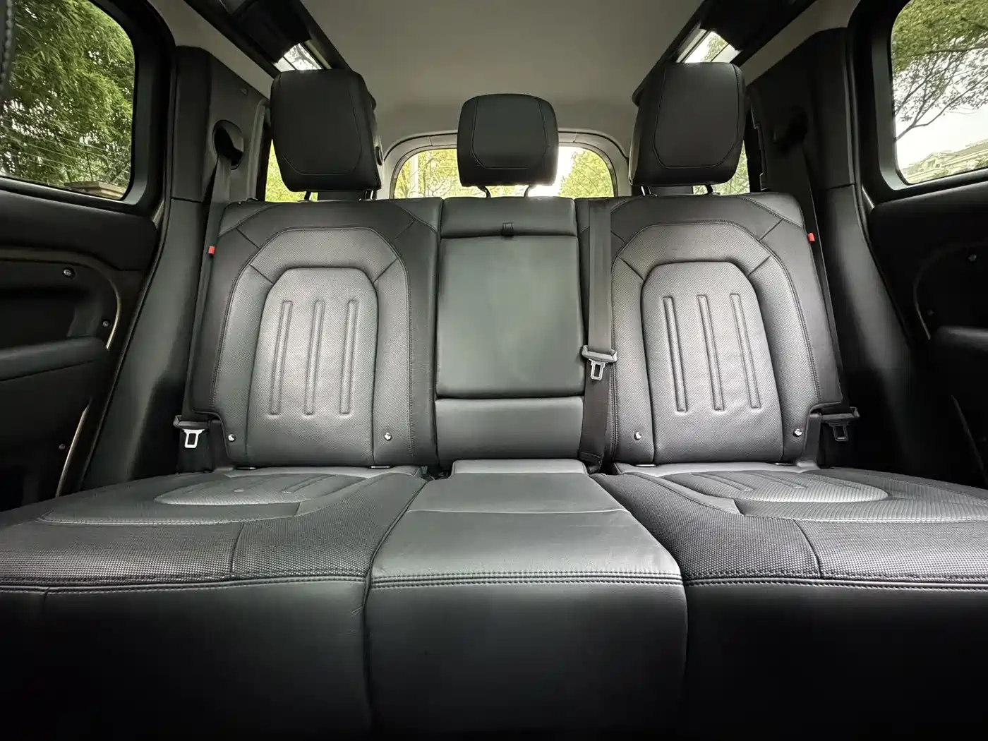 Land Rover Defender 2022 110 P400 X-DYNAMIC HSE фото 16