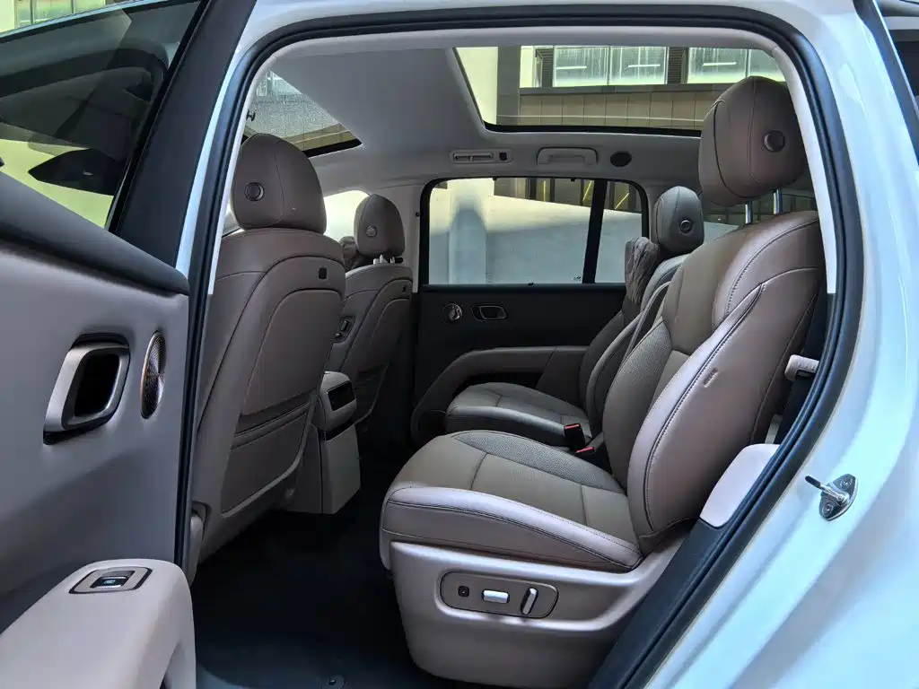 Li Auto Li i8 2026 2025 Standard Edition
