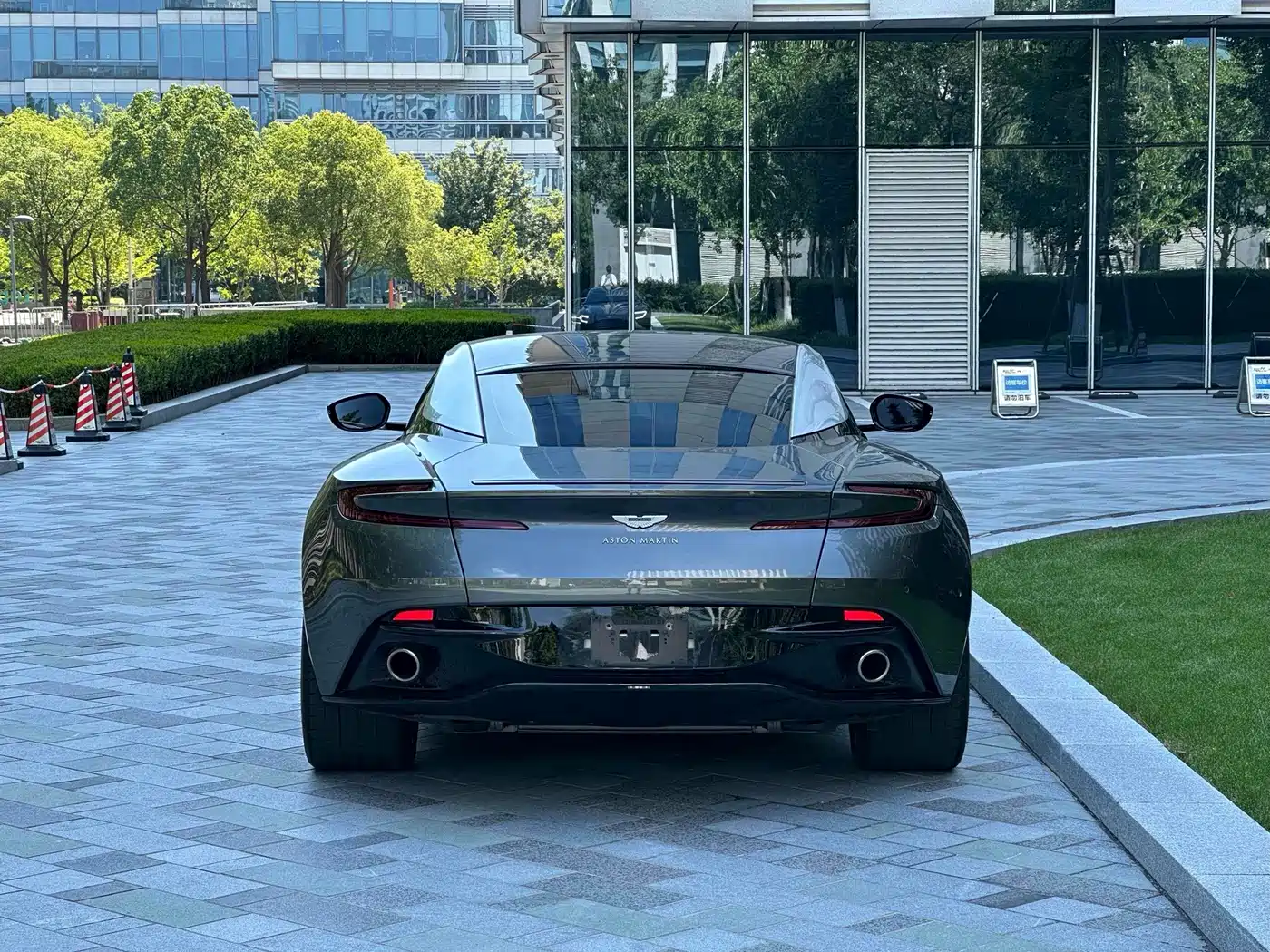 Aston Martin DB11 2018 2017 4.0T V8