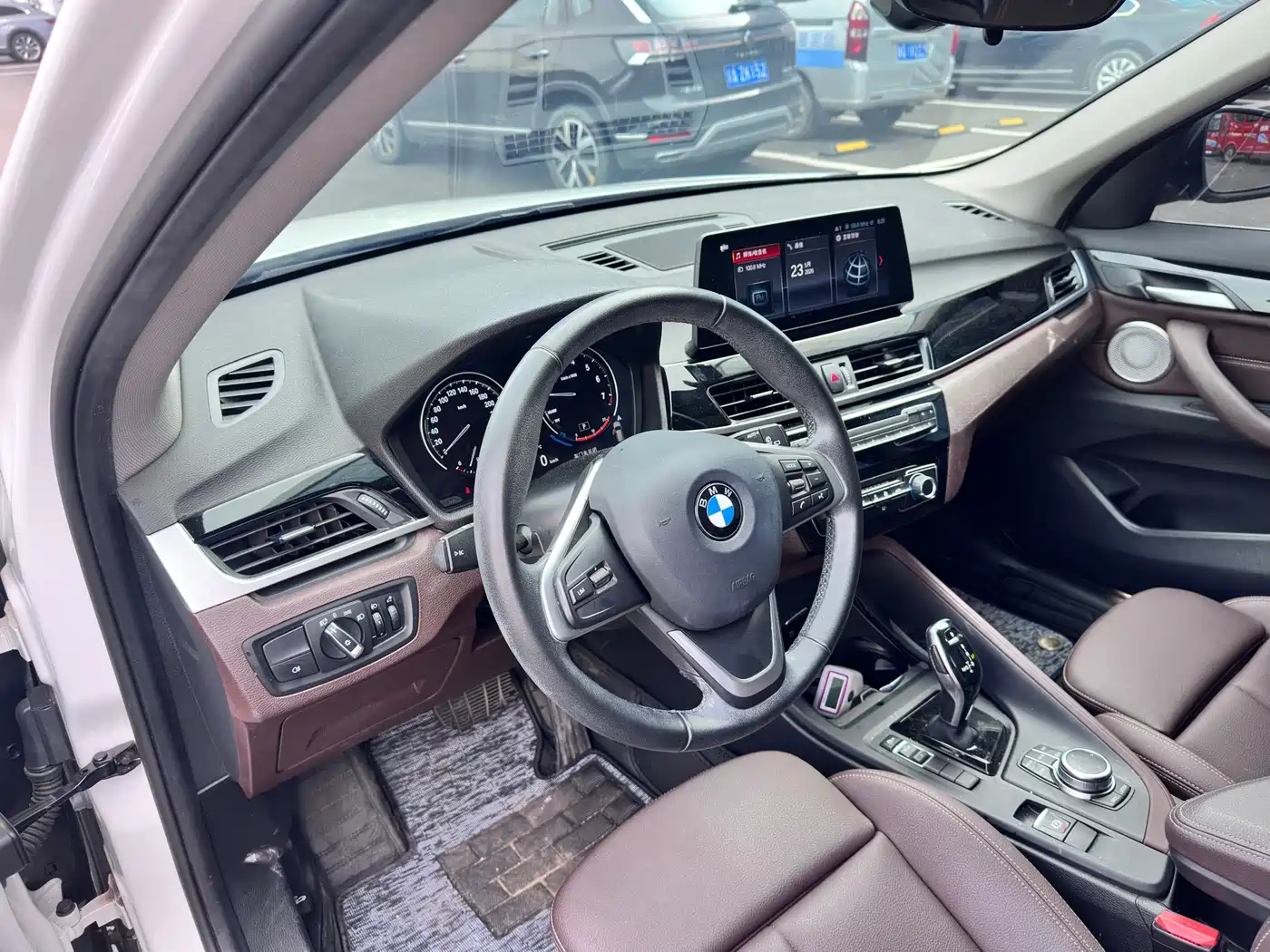 BMW X1 2022 sDrive20Li Fashion фото 7