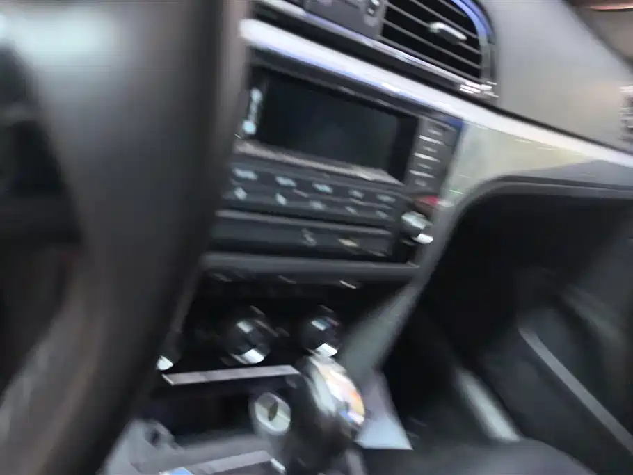 Volkswagen Lamando 2015 280TSI DSG Comfort фото 13