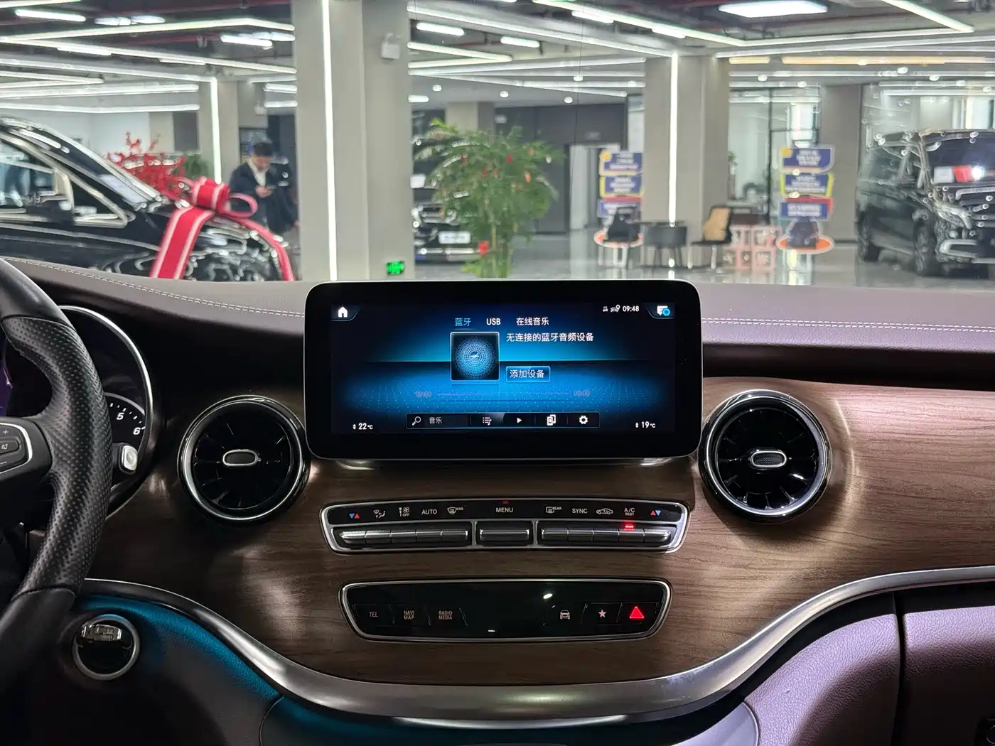 MERCEDES-BENZ V CLASS