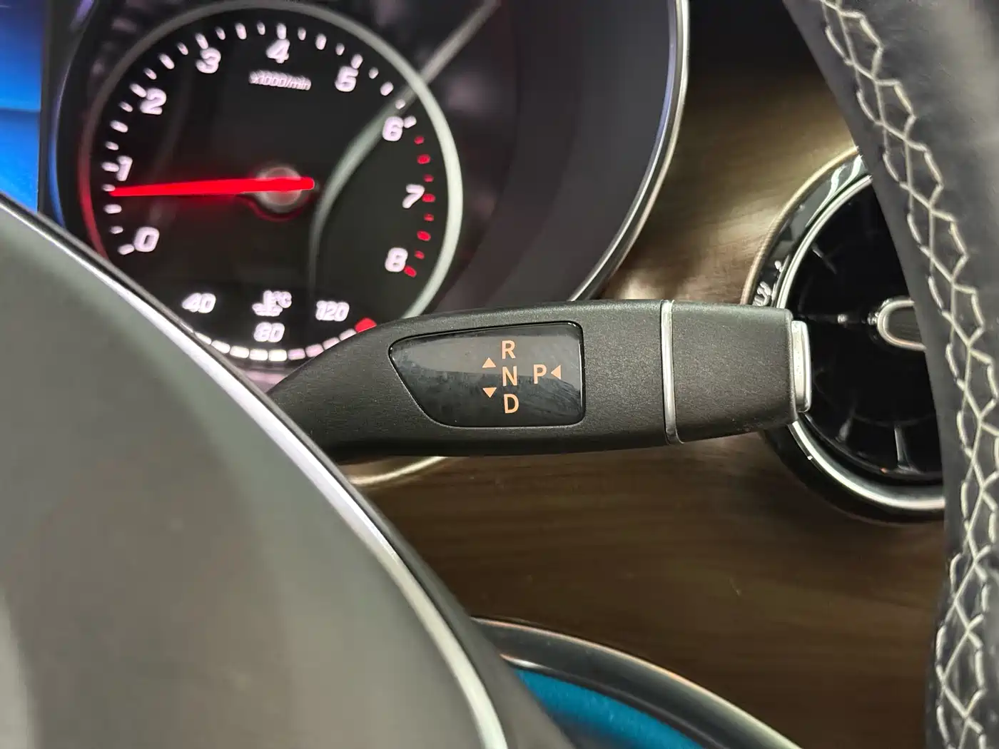 MERCEDES-BENZ V CLASS