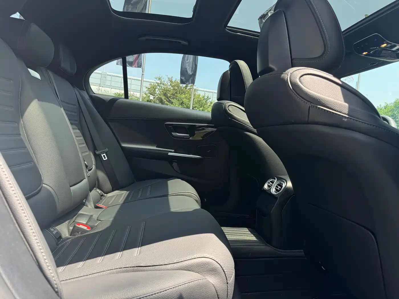 Mercedes-Benz C-Class New Energy 2023 Model Facelift II C 350 eL фото 12