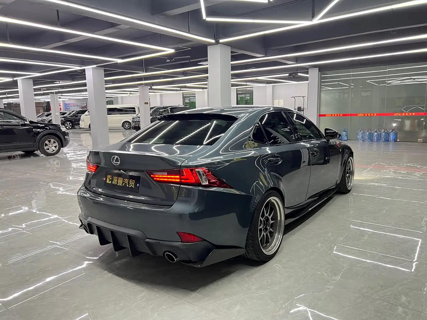 Lexus IS 2015 200t F SPORT фото 3