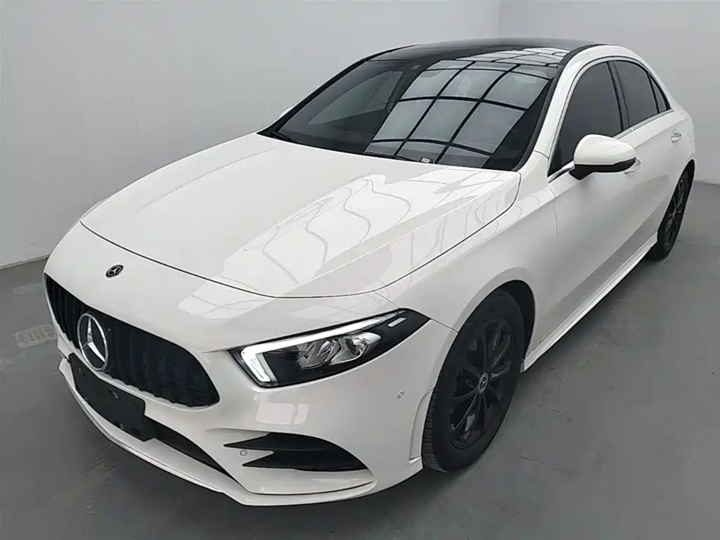 Mercedes-Benz A-Class 2019 Facelift A 200 L Sports Sedan фото 2