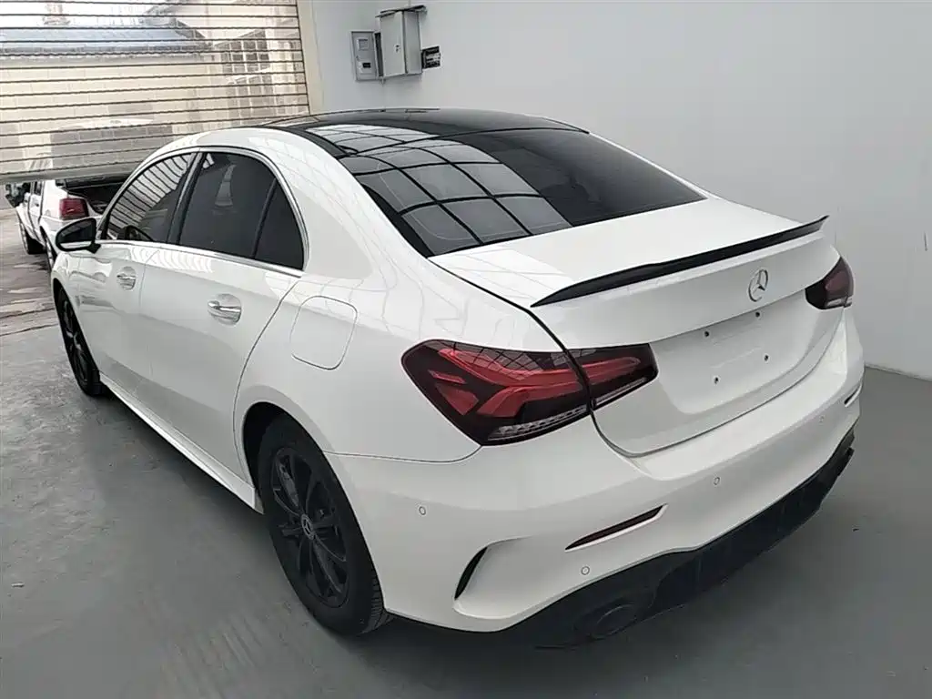 Mercedes-Benz A-Class 2019 Facelift A 200 L Sports Sedan фото 5