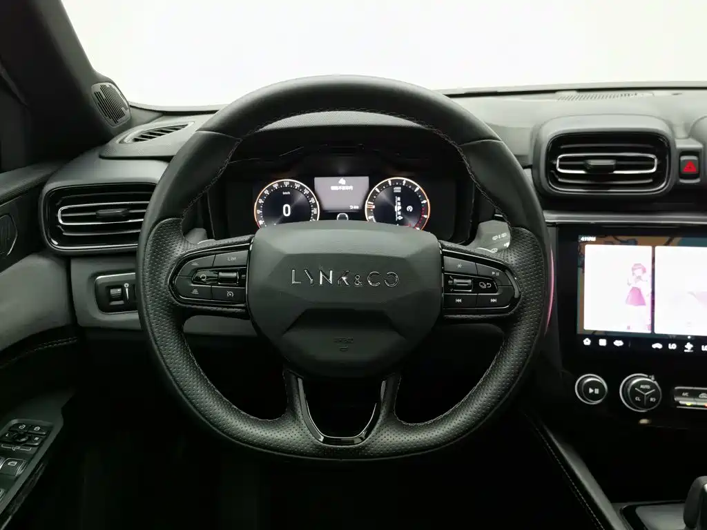 Lynk & Co 02, миниатюра 11