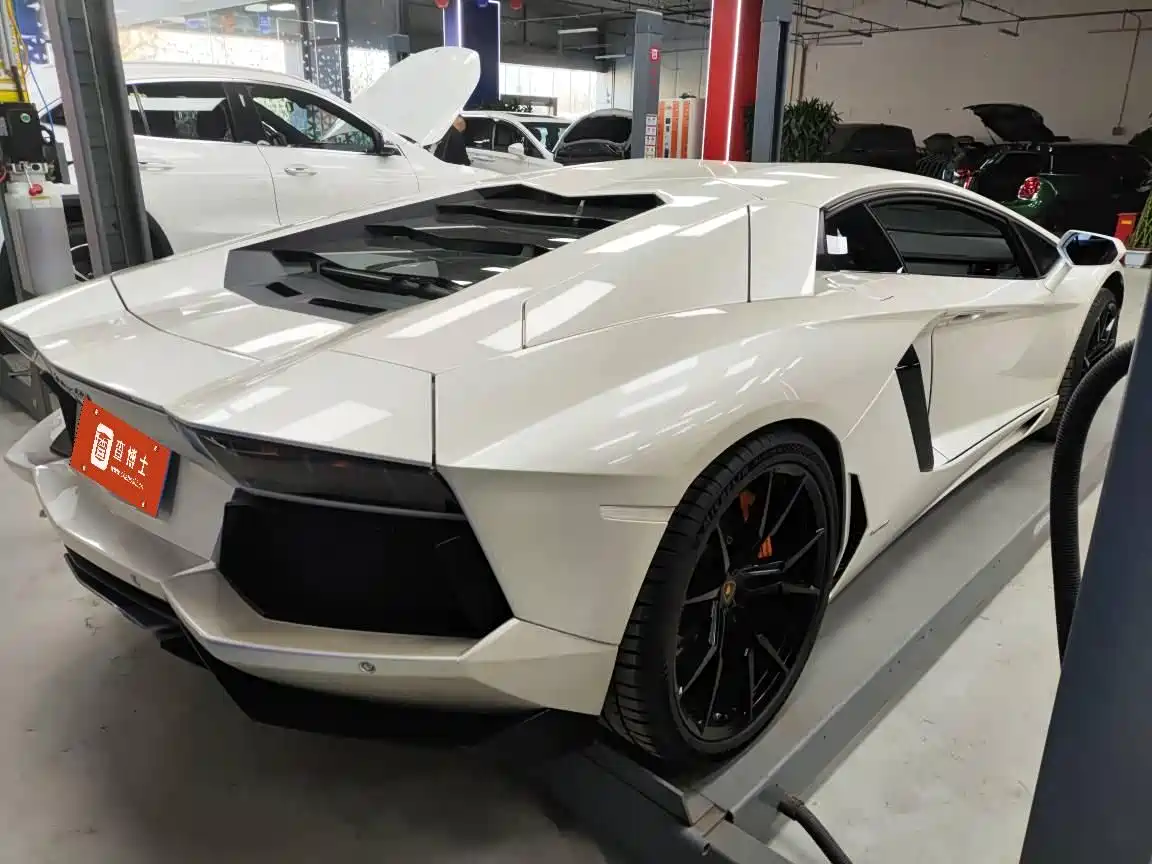 Lamborghini Aventador 2013 2011 LP 700-4