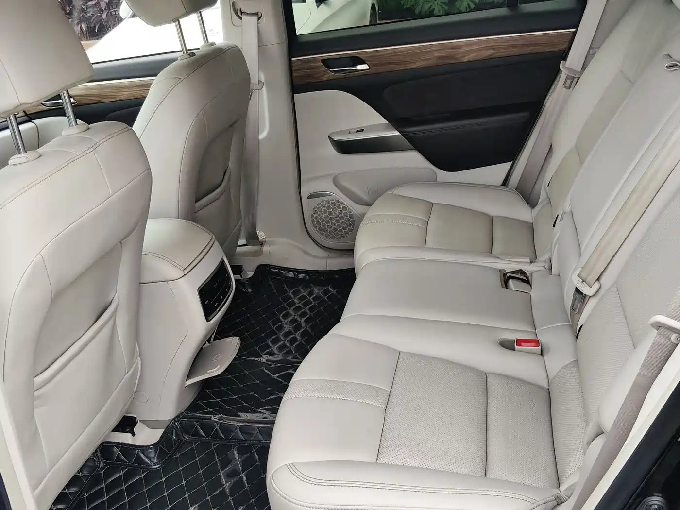 GAC Trumpchi Trumpchi GS8 2017 2017 320T 2WD Luxury Smart Connect (7-seater)