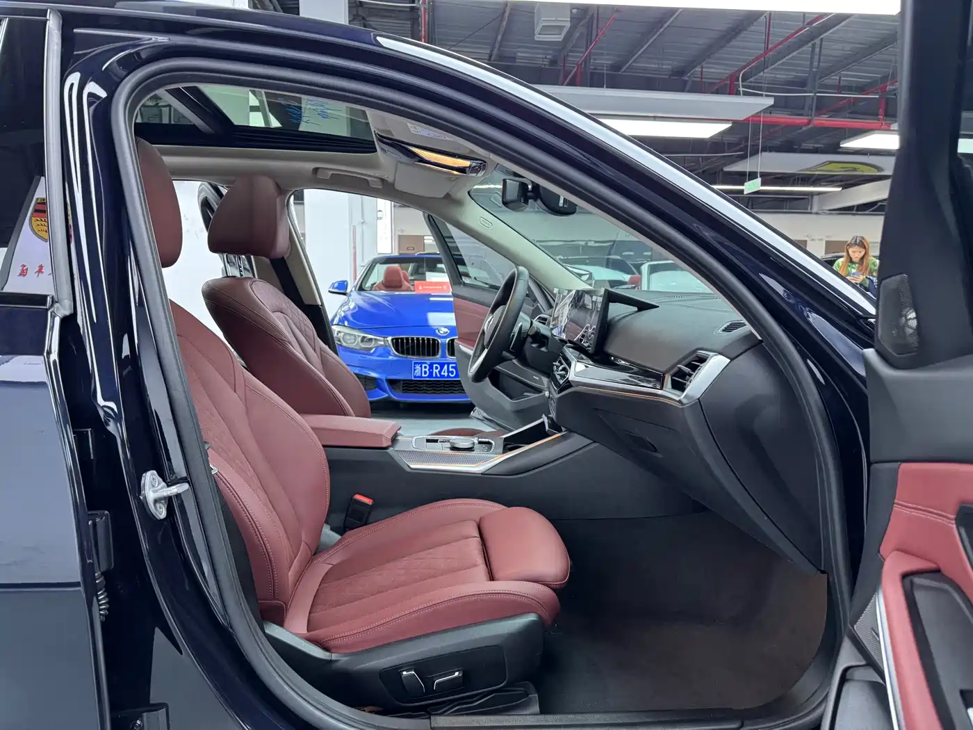 BMW 3 Series 2024 325Li M Sport Shadowline Package фото 14