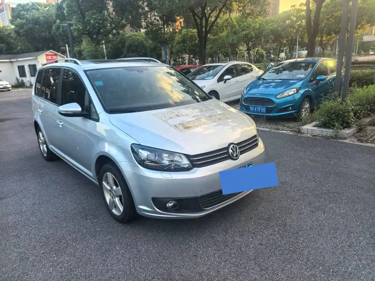 Volkswagen Touran 2013 2013 1.4T DSG Comfort 5-seater