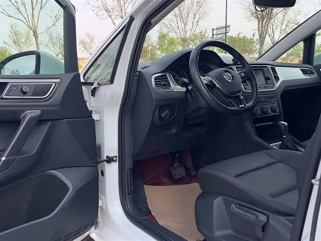 Volkswagen Golf Sportsvan 2019 280TSI Automatic Curiosity Edition China V фото 14