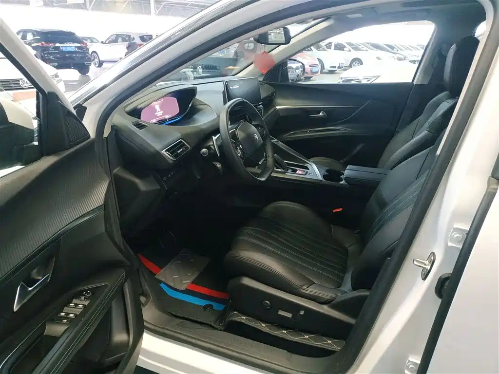 PEUGEOT 4008