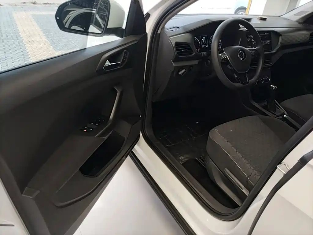 Фото 16 - Volkswagen T-Cross