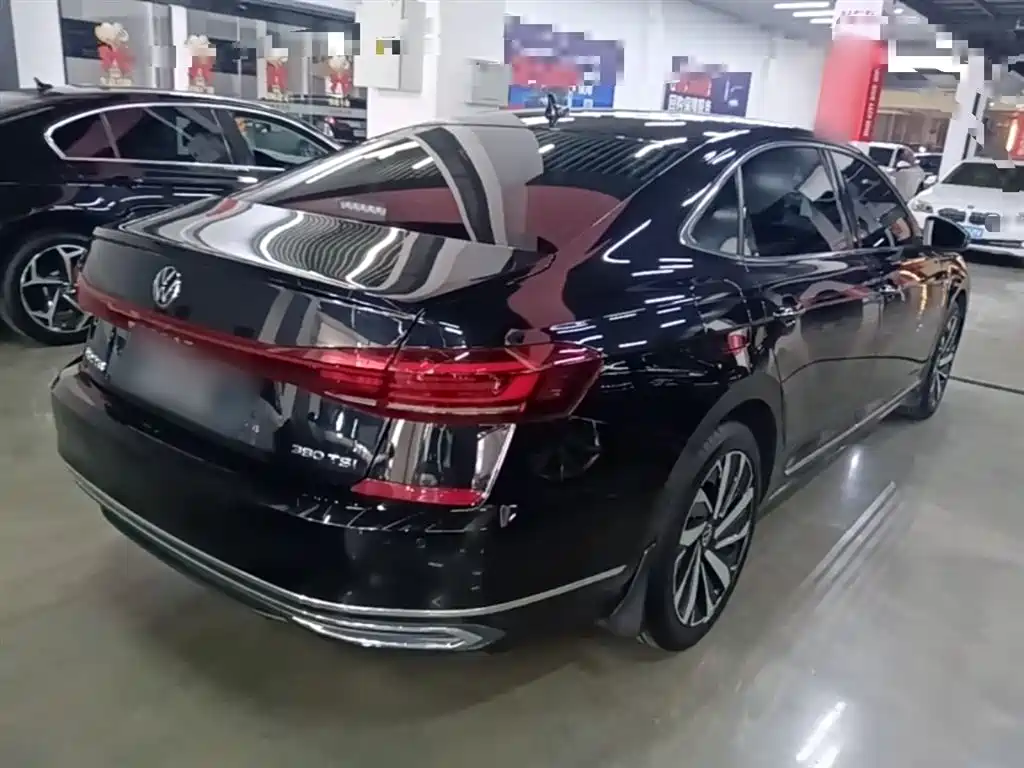 Volkswagen Passat 2024 380TSI Dragon Glory Edition фото 7