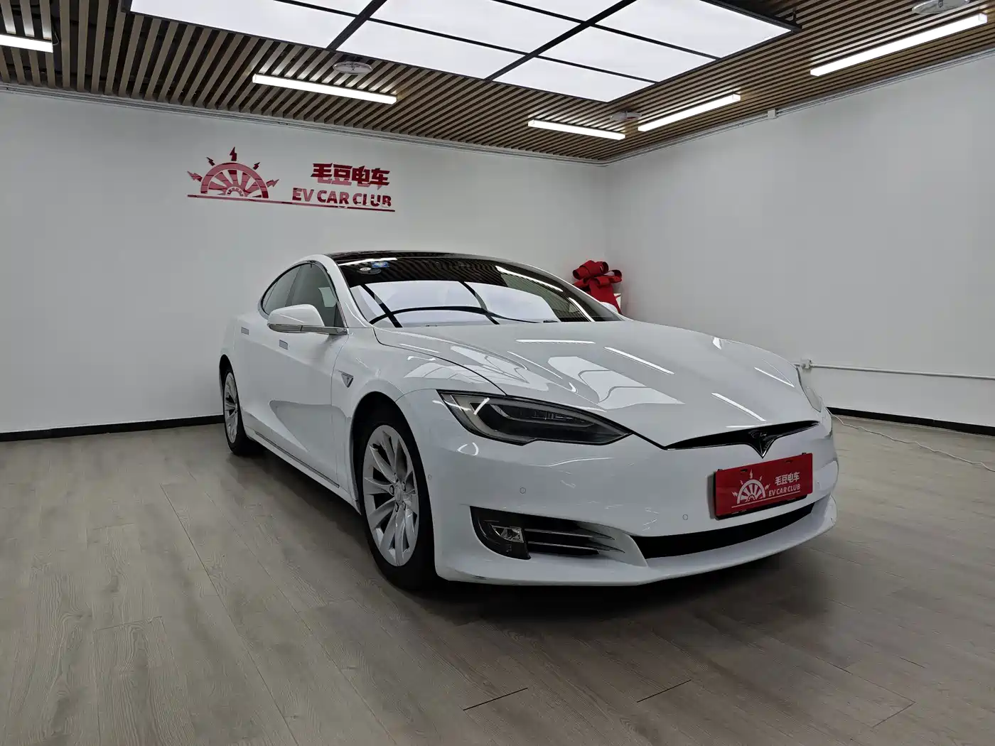 Фото 3 - Tesla Model S