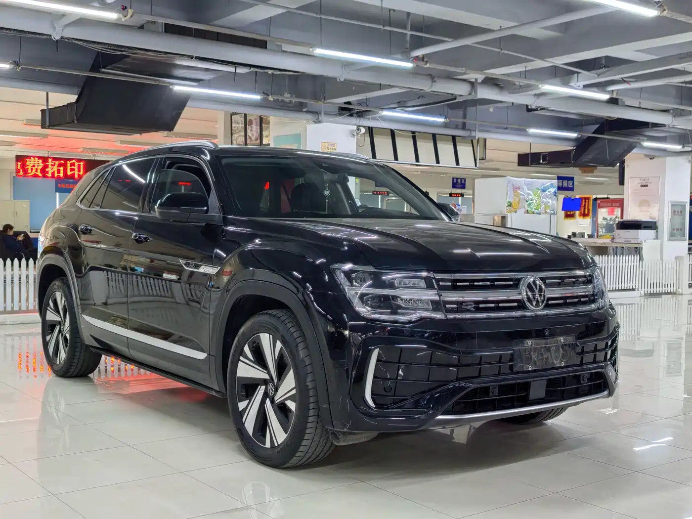 Volkswagen Teramont 2024 Touareg X 380TSI 4WD Dragon Glory Edition фото 3