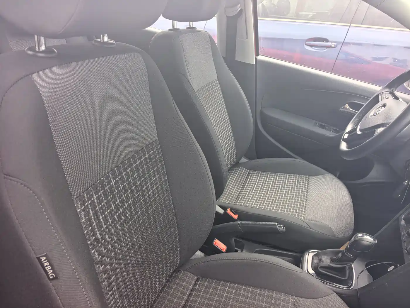 Volkswagen Polo 2016 1.6L Automatic Comfort фото 17
