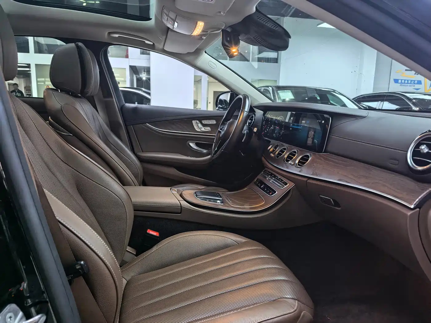 MERCEDES-BENZ E CLASS