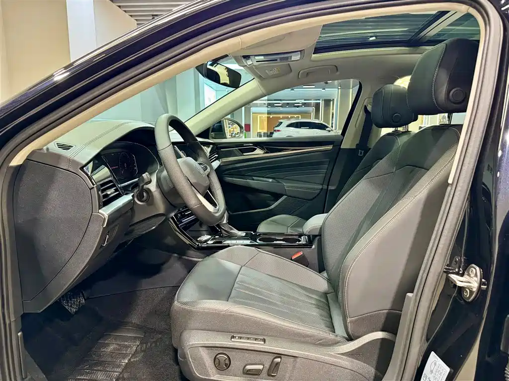 Volkswagen Passat 2025 2024 380TSI Dragon Soaring Edition