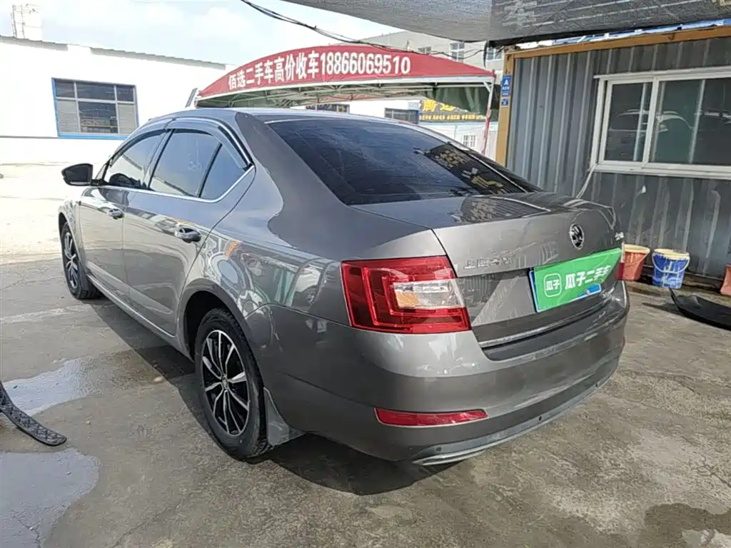 Škoda Octavia 2017 1.6L Automatic Smart Edition фото 5